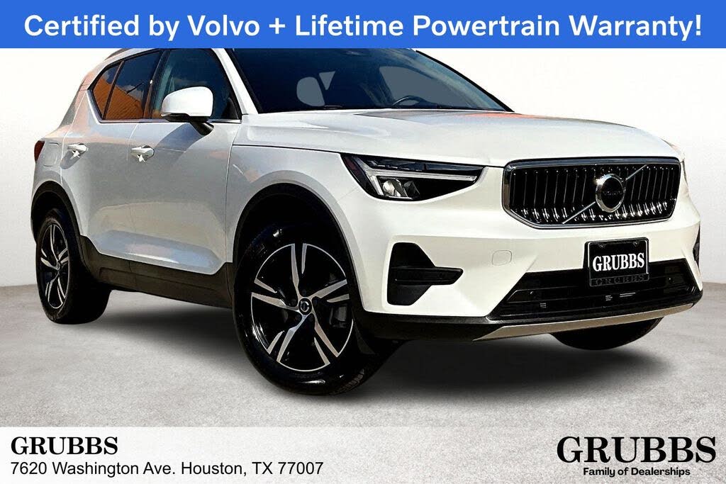 2025 Volvo XC40 B5 Core Bright Theme AWD