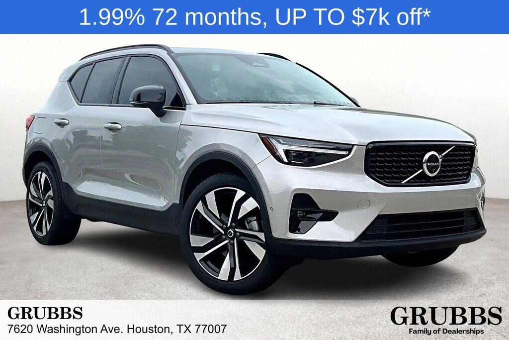 2025 Volvo XC40 B5 Ultra Dark Theme AWD