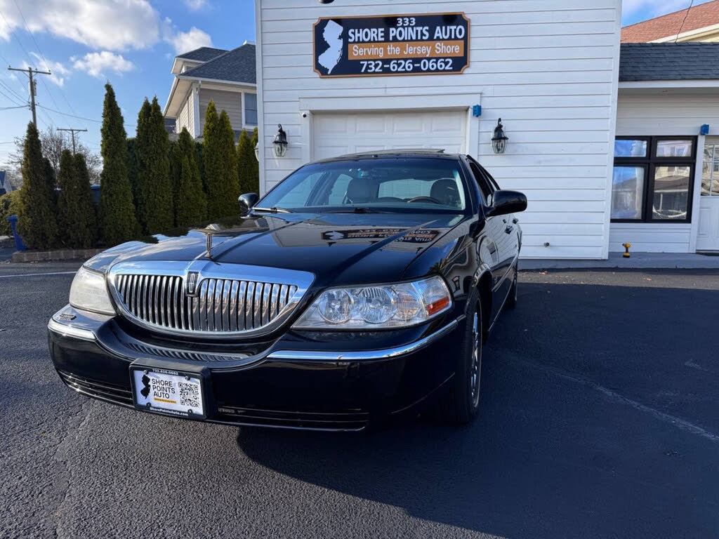 2006 Lincoln Town Car Signature Limited