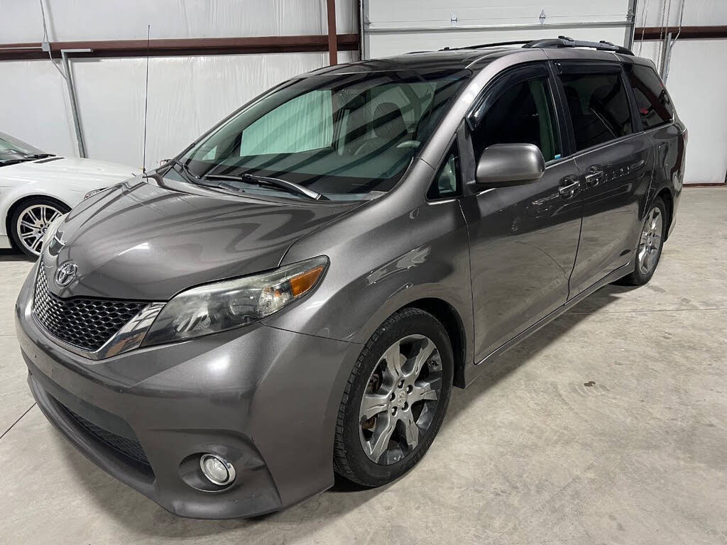 2012 Toyota Sienna SE 8-Passenger