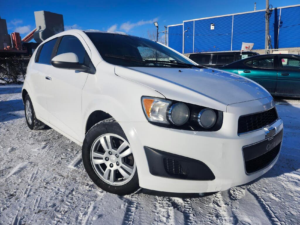 Chevrolet Sonic LT Hatchback FWD 2013