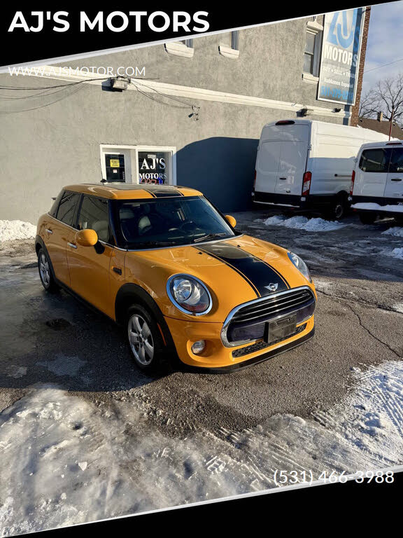 2016 MINI Cooper 4-Door Hatchback FWD