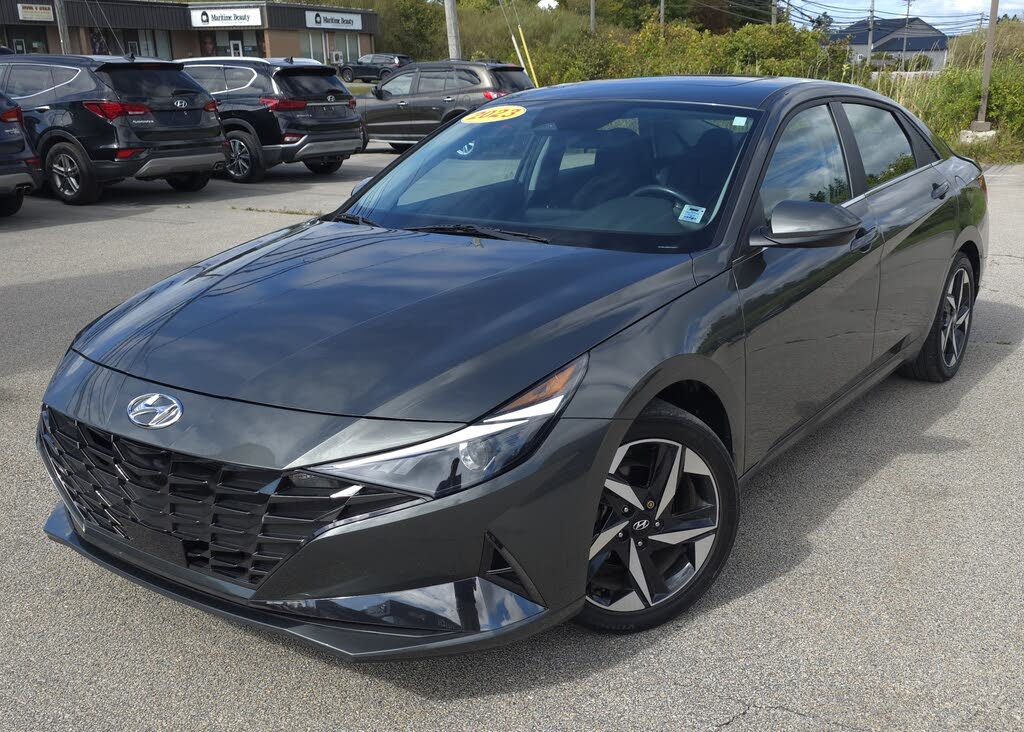 2023 Hyundai Elantra Luxury FWD