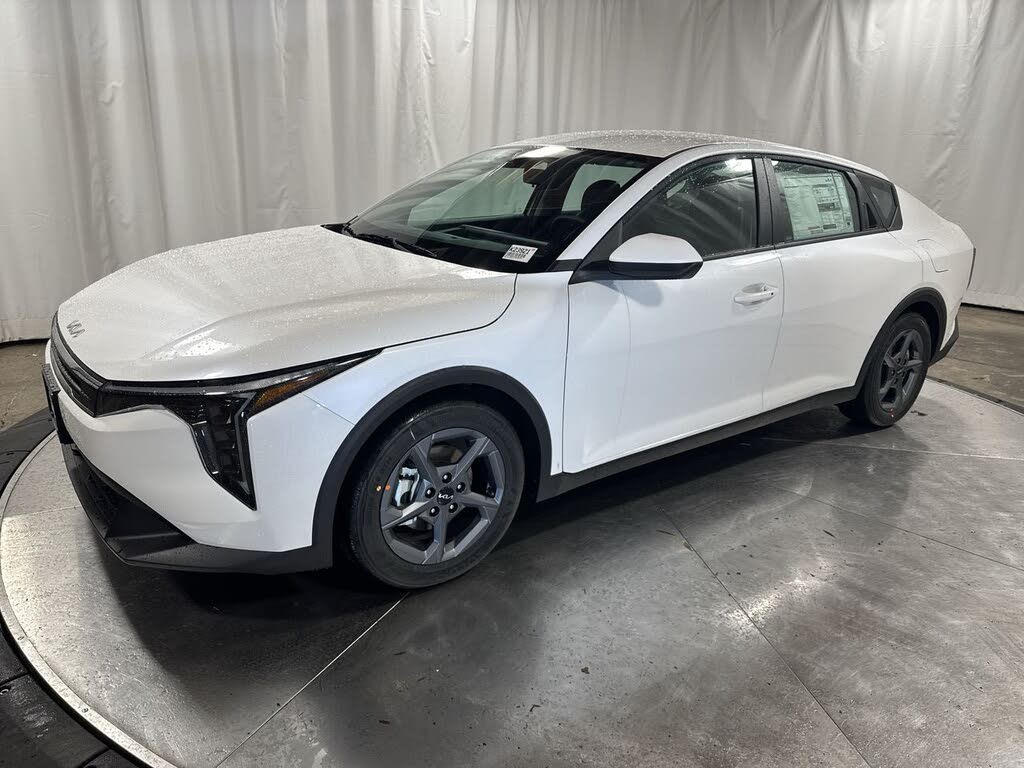 2025 Kia K4 LXS FWD