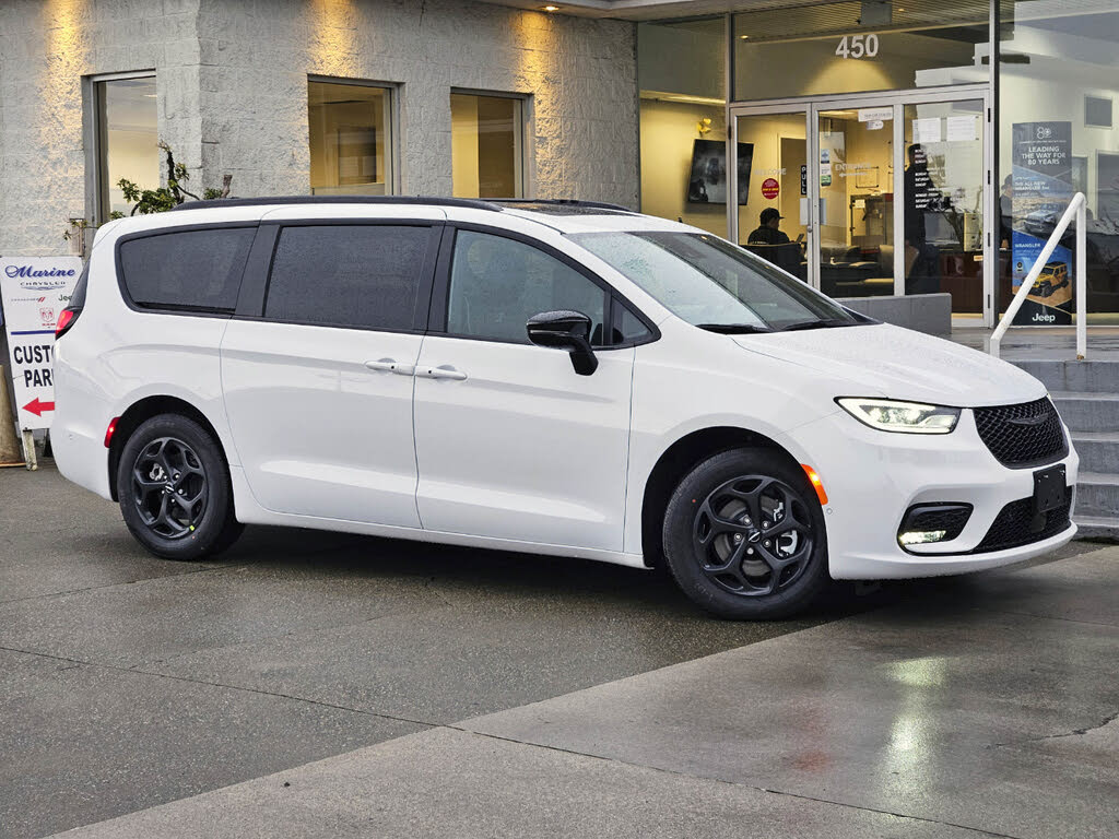 2024 Chrysler Pacifica Hybrid Premium S Appearance FWD