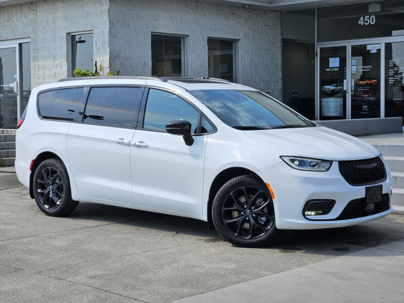 2025 Chrysler Pacifica Limited AWD