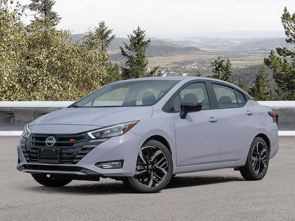 Nissan Versa SR FWD 2025