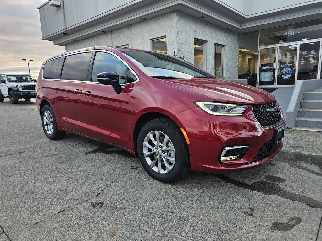 2026 Chrysler Pacifica Select AWD