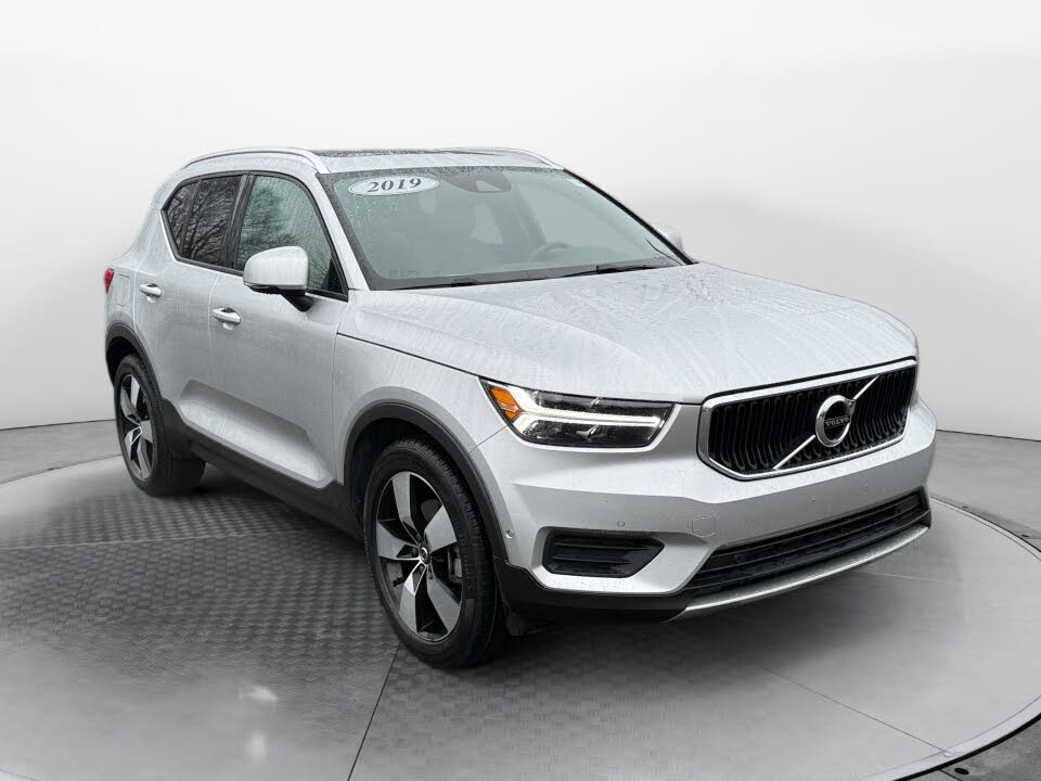 2019 Volvo XC40 T5 Momentum AWD