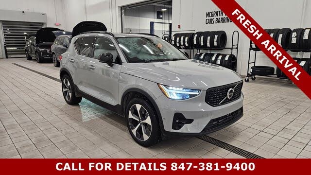 2025 Volvo XC40 B5 Plus Dark Theme AWD