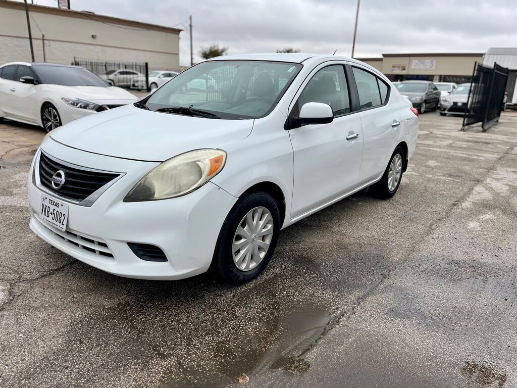 2013 Nissan Versa 1.6 SV