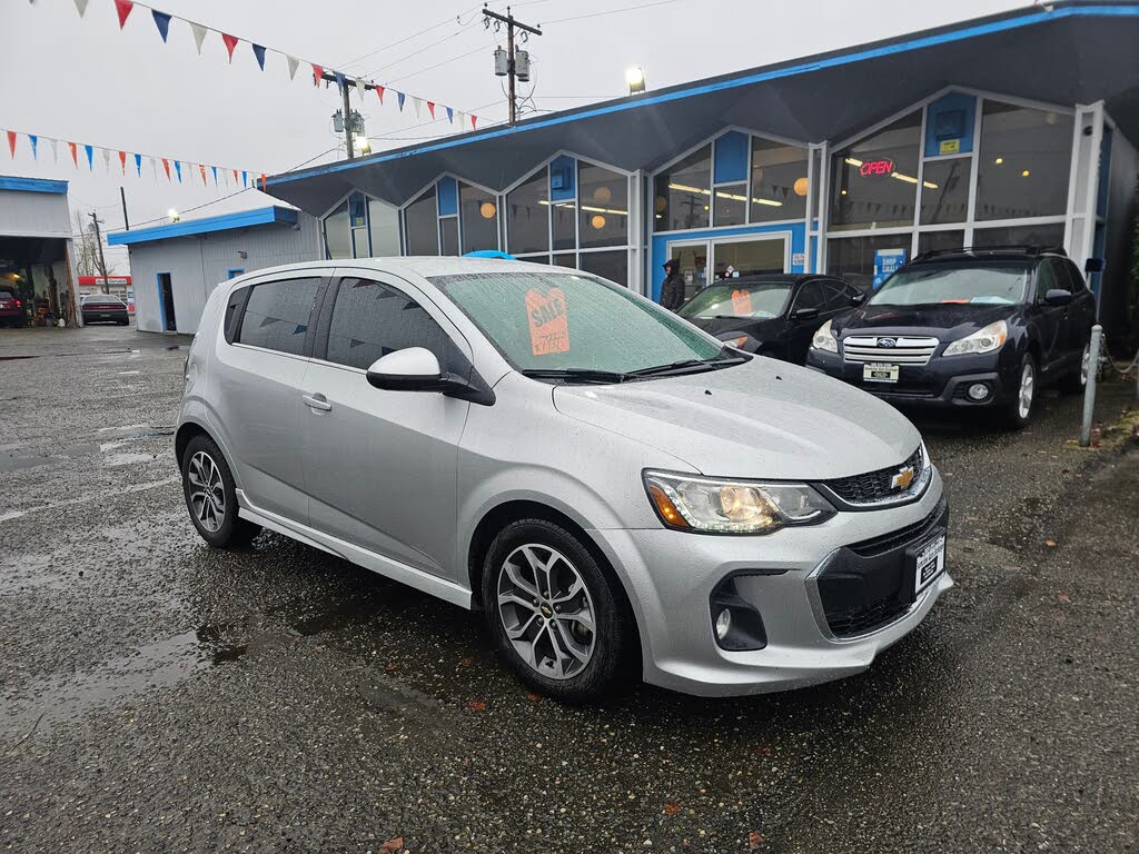 2017 Chevrolet Sonic LT Hatchback FWD