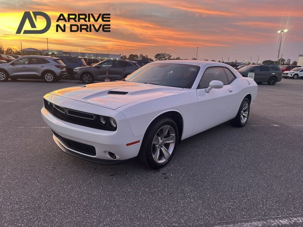 2021 Dodge Challenger SXT RWD