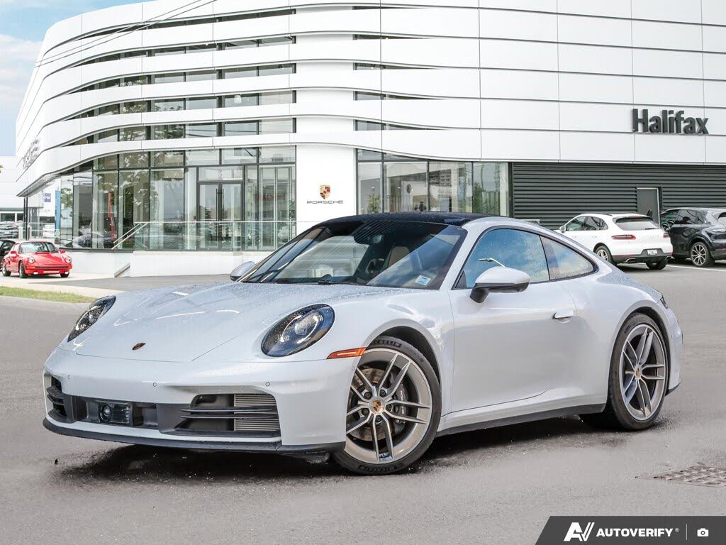 Porsche 911 Carrera Coupe RWD 2025