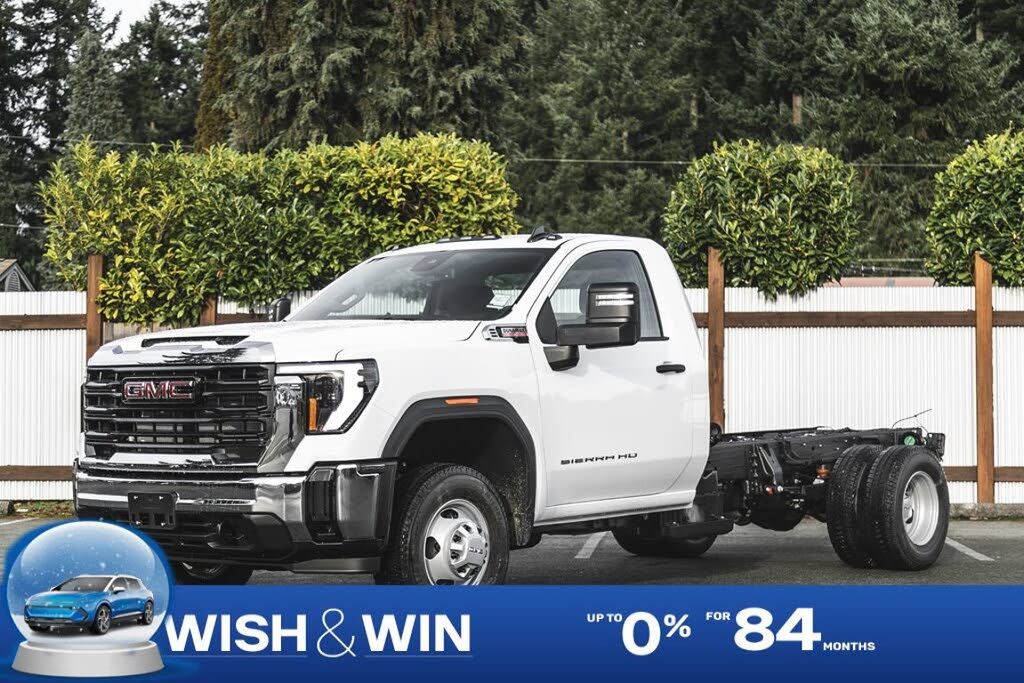 GMC Sierra 3500HD Chassis Pro Regular Cab 4WD 2026