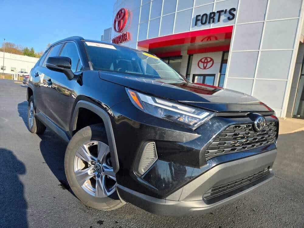 2023 Toyota RAV4 XLE FWD