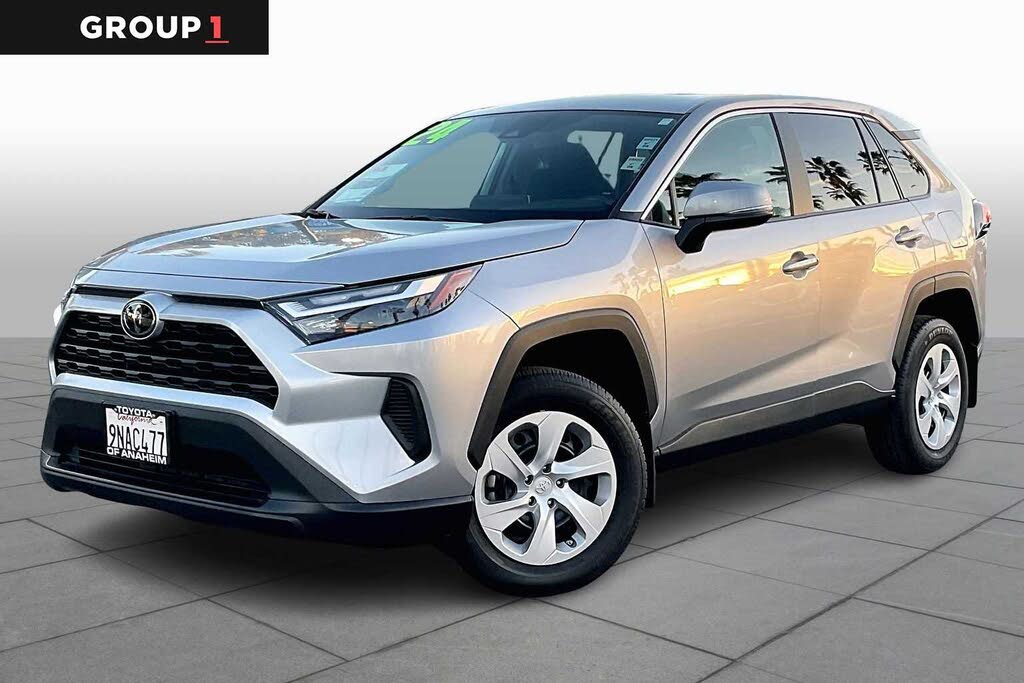 2024 Toyota RAV4 LE FWD