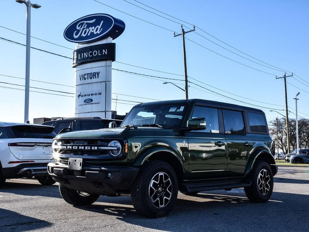 2025 Ford Bronco Outer Banks 4-Door 4WD