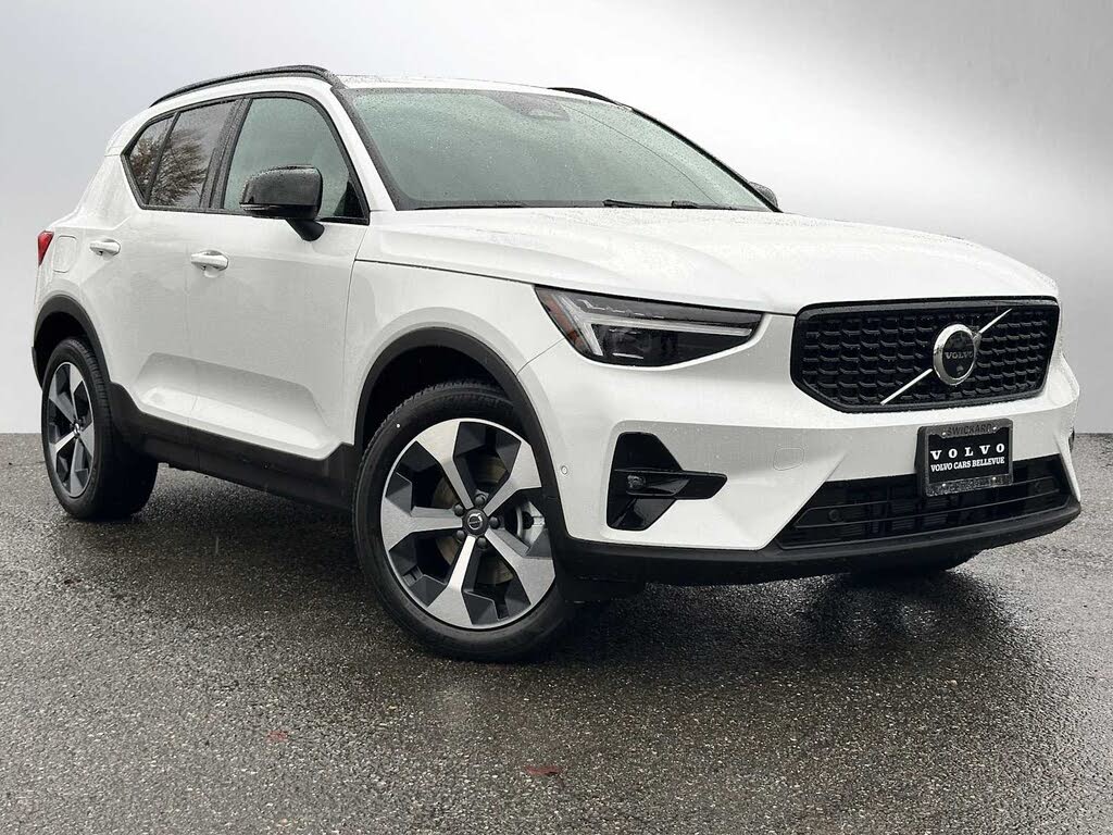 2026 Volvo XC40 B5 Plus AWD
