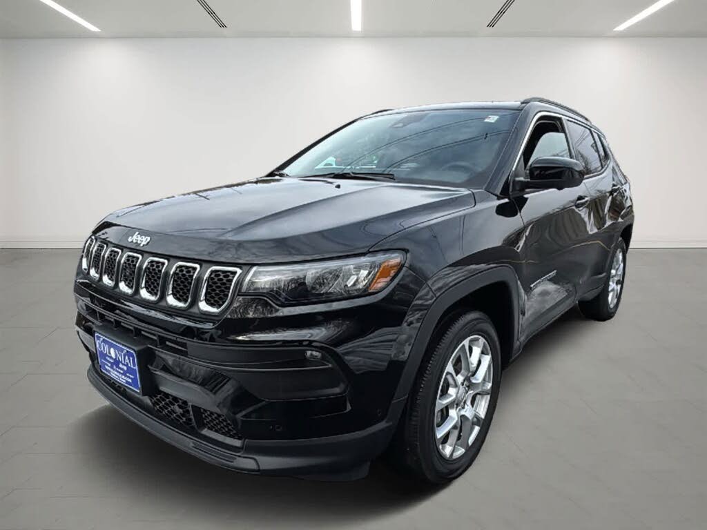 2023 Jeep Compass Latitude Lux 4WD