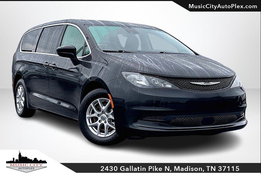 2023 Chrysler Voyager LX FWD