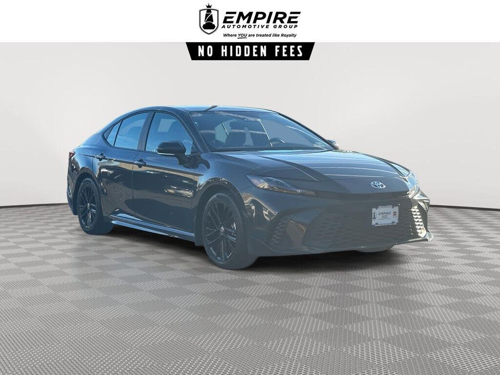2025 Toyota Camry SE FWD