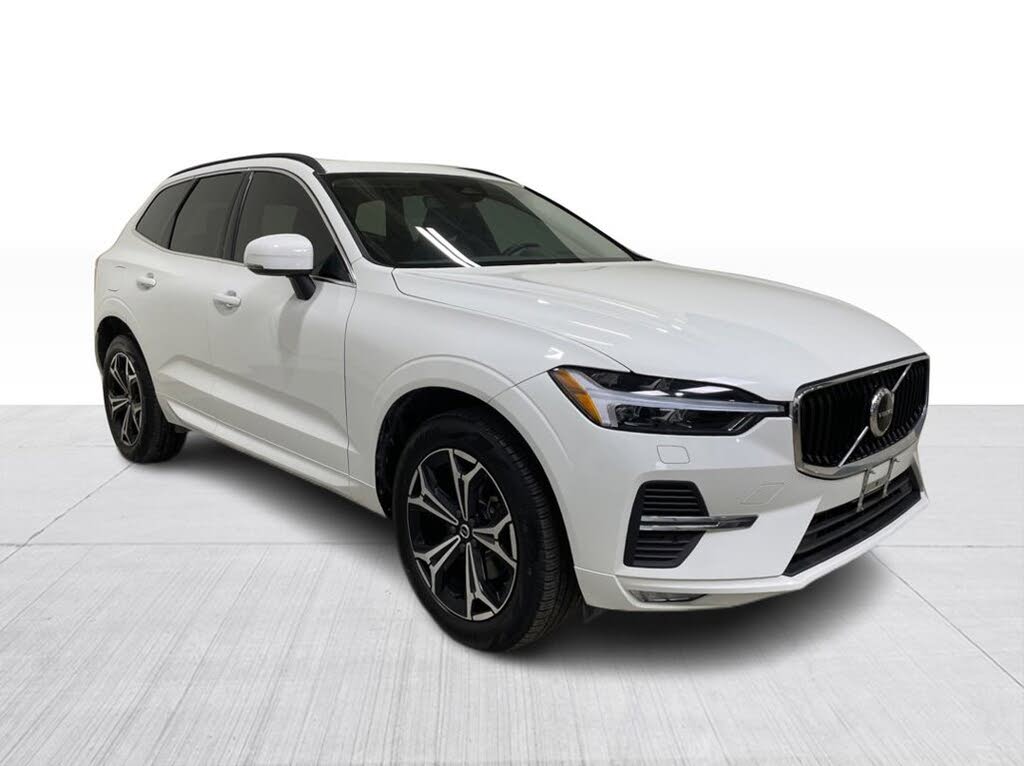 2022 Volvo XC60 B5 Momentum AWD
