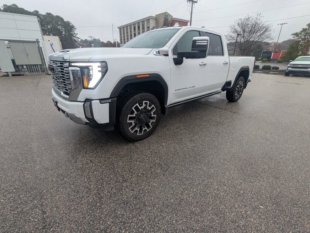2025 GMC Sierra 2500HD Denali Crew Cab 4WD