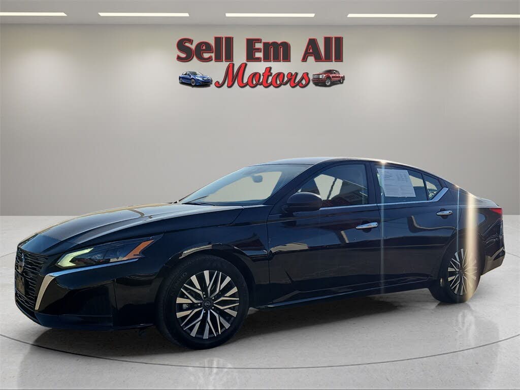 2024 Nissan Altima 2.5 SV FWD