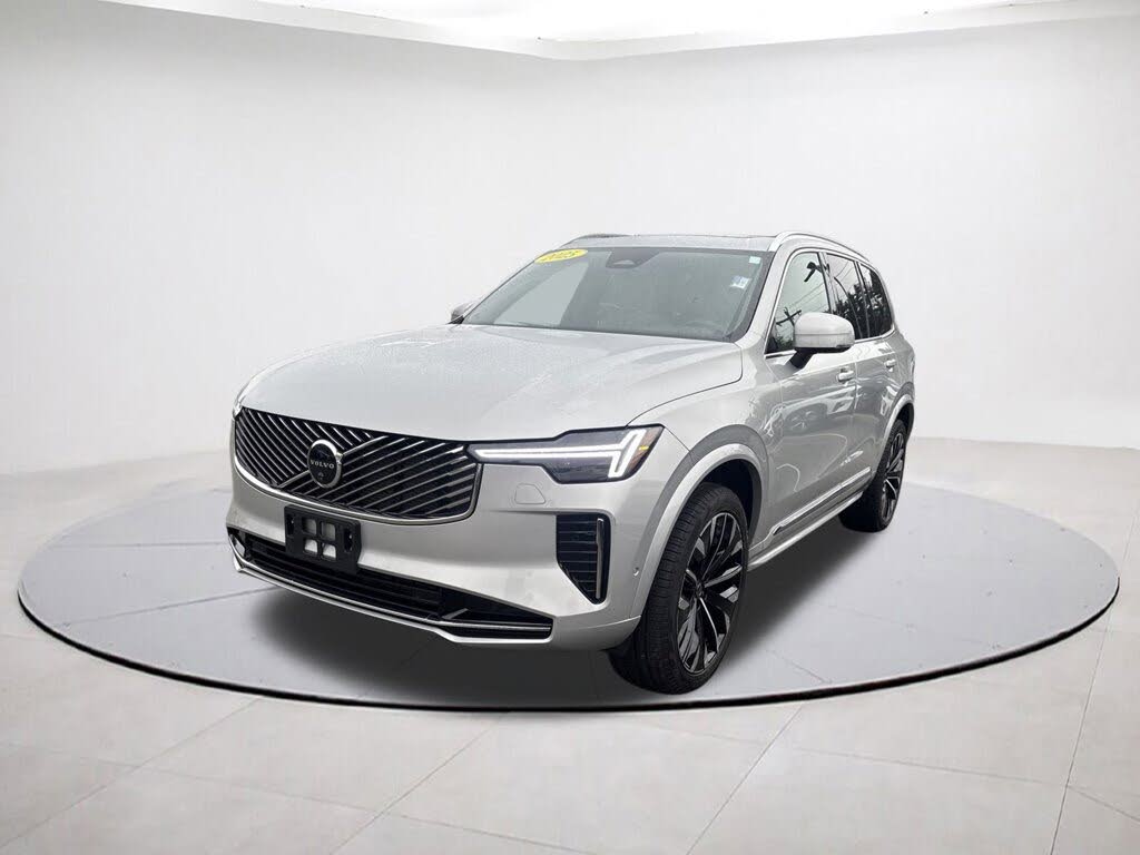 2025 Volvo XC90 B6 Plus Bright Theme 7-Passenger AWD