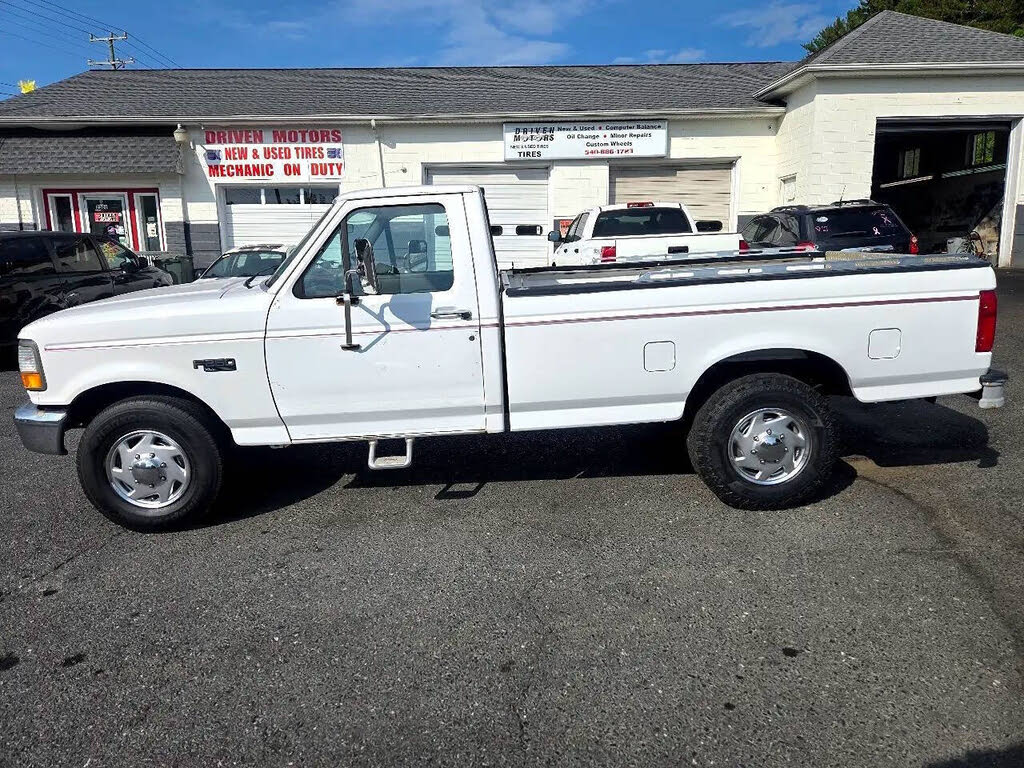 1996 Ford F-250 2 Dr XL Standard Cab LB HD