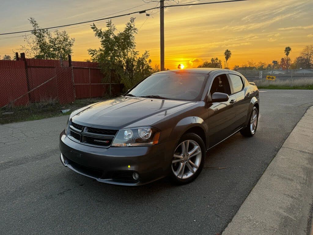 2014 Dodge Avenger SXT FWD