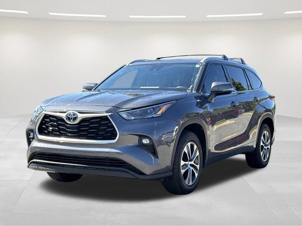 2022 Toyota Highlander XLE FWD