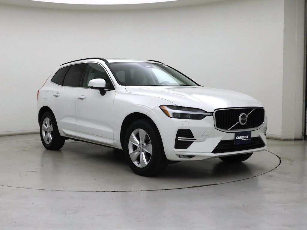 2022 Volvo XC60 B5 Momentum FWD
