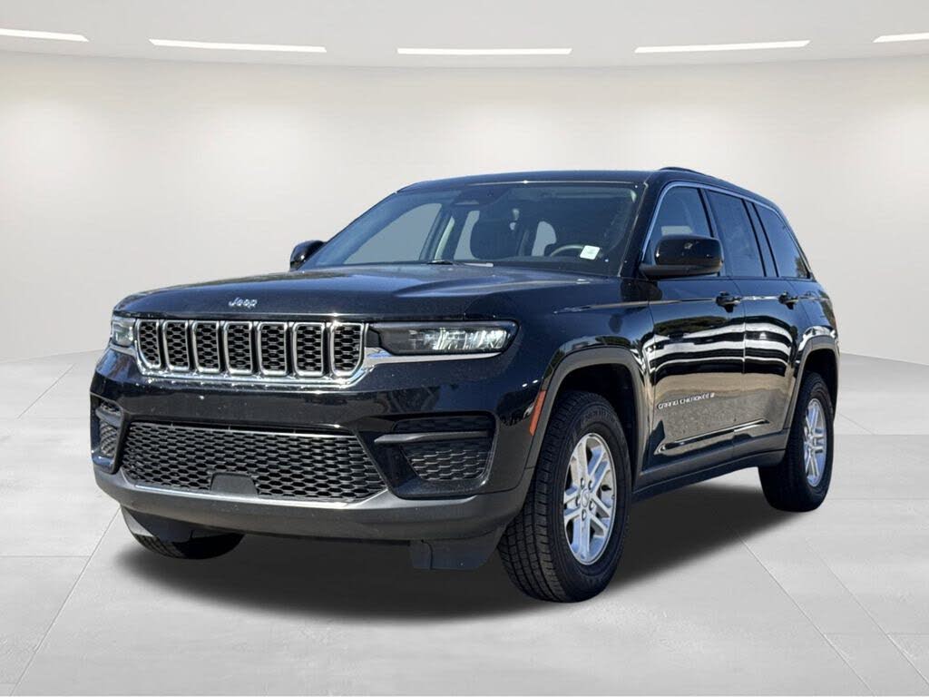 2023 Jeep Grand Cherokee Laredo 4WD
