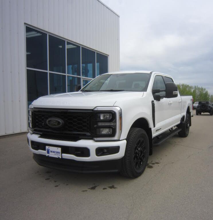 2025 Ford F-350 Super Duty XLT Crew Cab 4WD