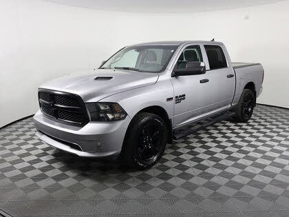 RAM 1500 Classic Express Crew Cab SB 4WD 2020