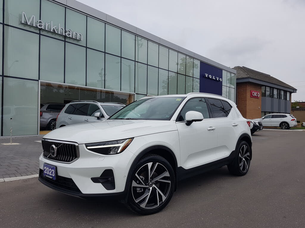2023 Volvo XC40 B5 Ultimate Bright Theme AWD