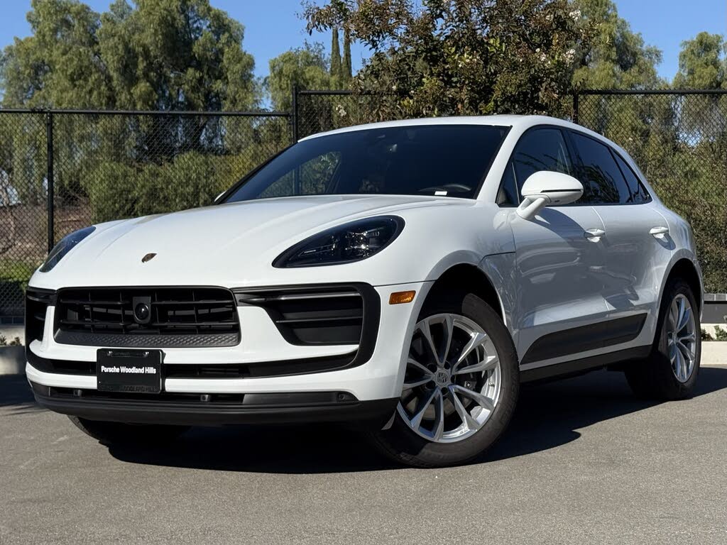 2025 Porsche Macan AWD