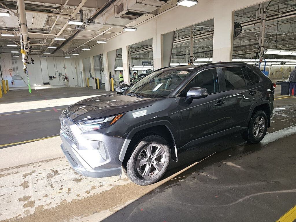 2025 Toyota RAV4 XLE FWD