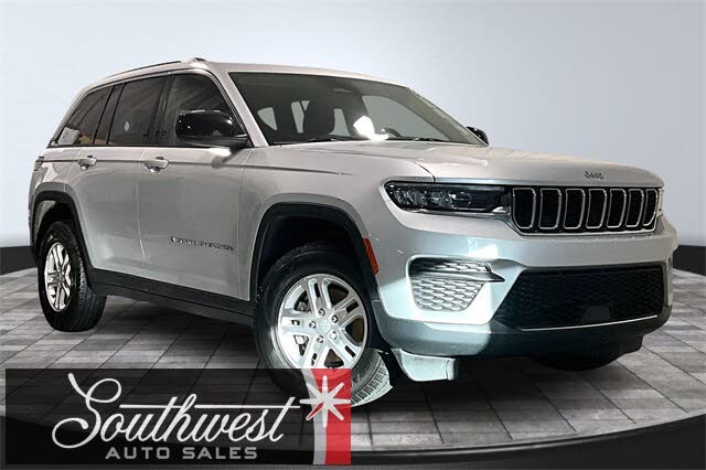 2022 Jeep Grand Cherokee Laredo 4WD
