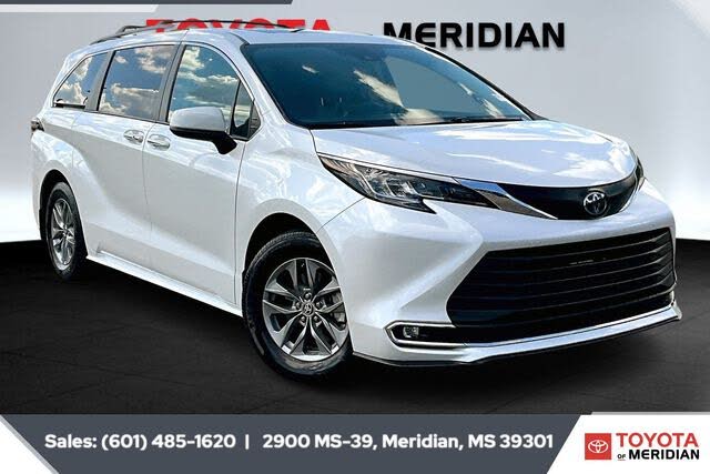2022 Toyota Sienna XLE 7-Passenger FWD