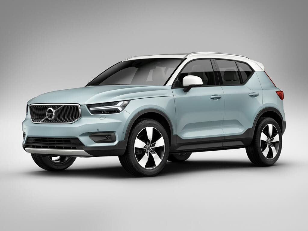 2022 Volvo XC40 T5 Momentum AWD