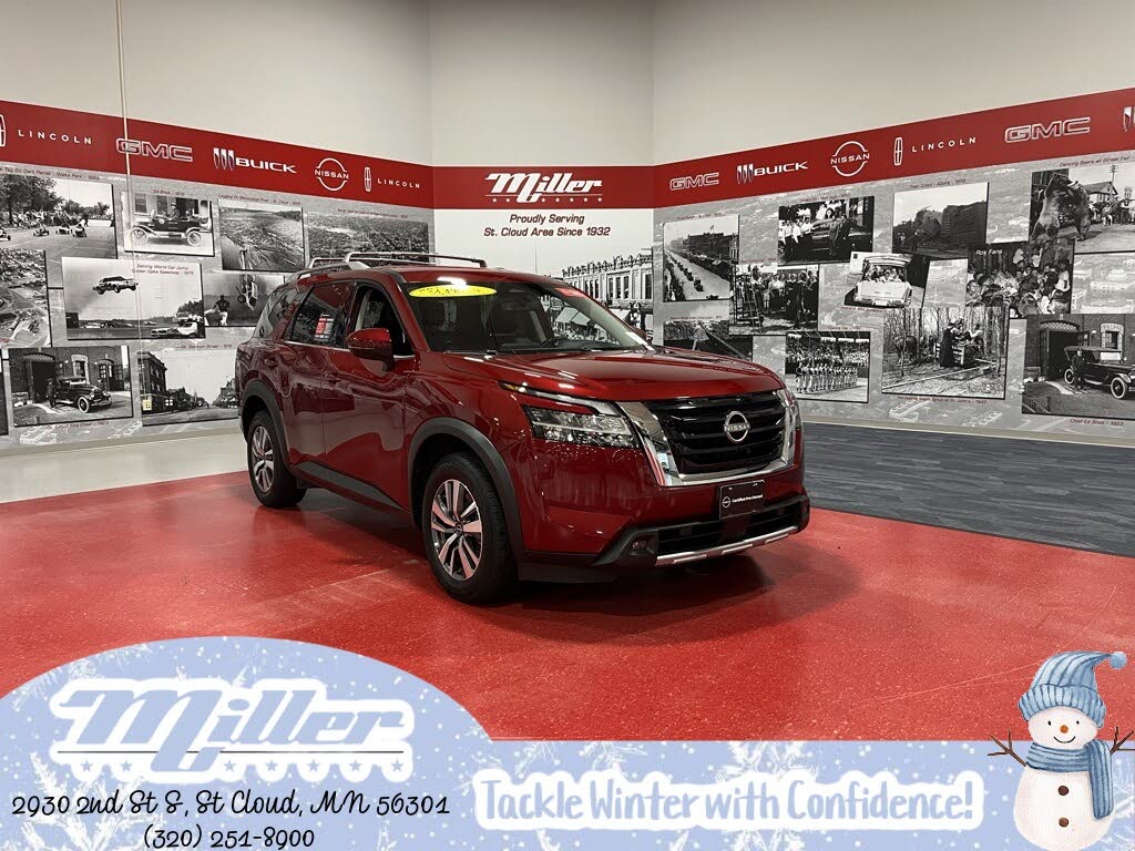 2023 Nissan Pathfinder SL 4WD