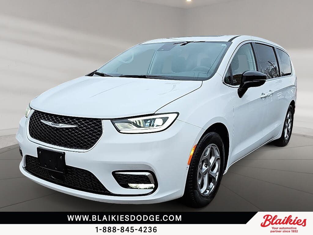 Chrysler Pacifica Limited FWD 2024