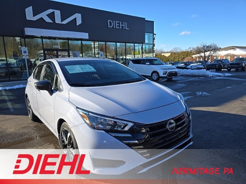 2024 Nissan Versa SR FWD
