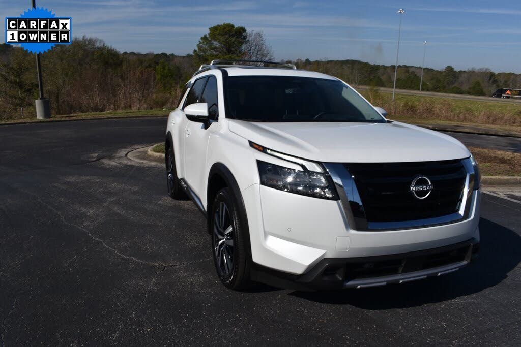 2025 Nissan Pathfinder Platinum FWD