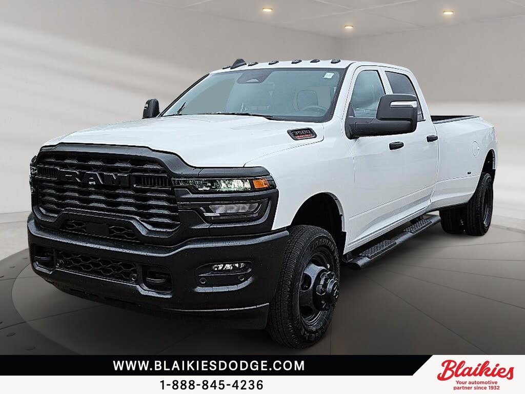 2025 RAM 3500 Tradesman Crew Cab LB DRW 4WD