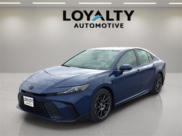 2025 Toyota Camry SE FWD