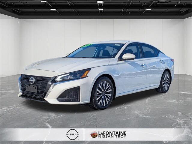 2023 Nissan Altima 2.5 SV FWD